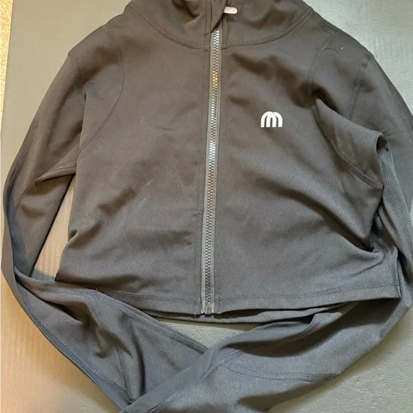 Nana Mac’s Peak Performance cropped mesh panel jacket - Picture 3 of 4